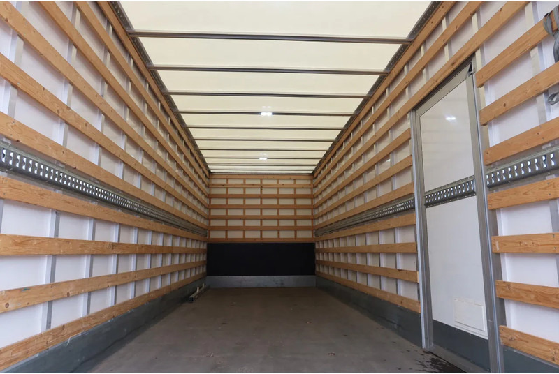 Volvo FL 250 Bakwagen + Dhollandia 1500 kg - شاحنة صندوقية: صورة 4 Volvo FL 250 Bakwagen + Dhollandia 1500 kg - شاحنة صندوقية: صورة 4