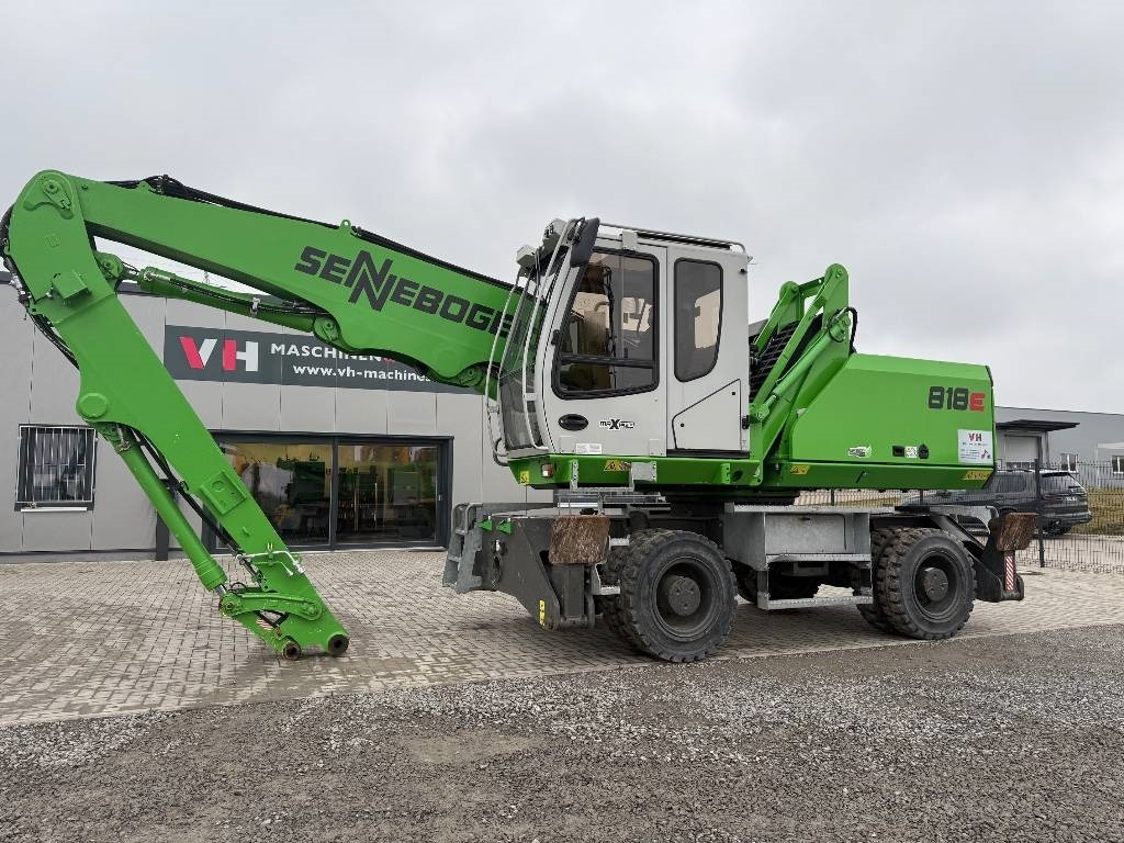 Sennebogen 818 E - آلة التعامل مع النفايات: صورة 1 Sennebogen 818 E - آلة التعامل مع النفايات: صورة 1