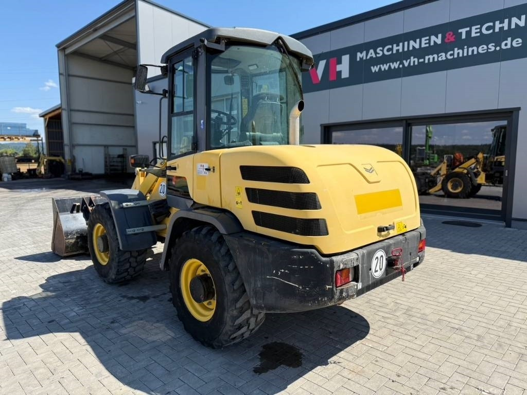 Yanmar V 80 - اللودر بعجل: صورة 3 Yanmar V 80 - اللودر بعجل: صورة 3