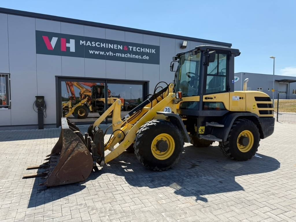Yanmar V 80 - اللودر بعجل: صورة 1 Yanmar V 80 - اللودر بعجل: صورة 1