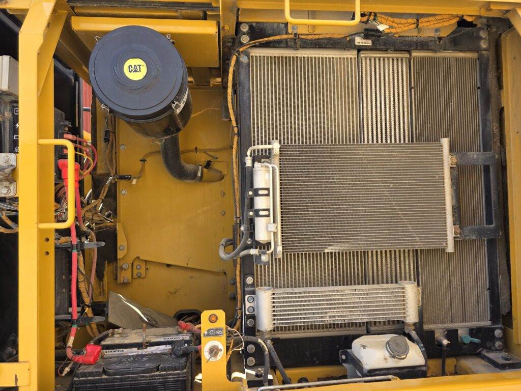 CAT 323FL - حفار زاحف: صورة 5 CAT 323FL - حفار زاحف: صورة 5