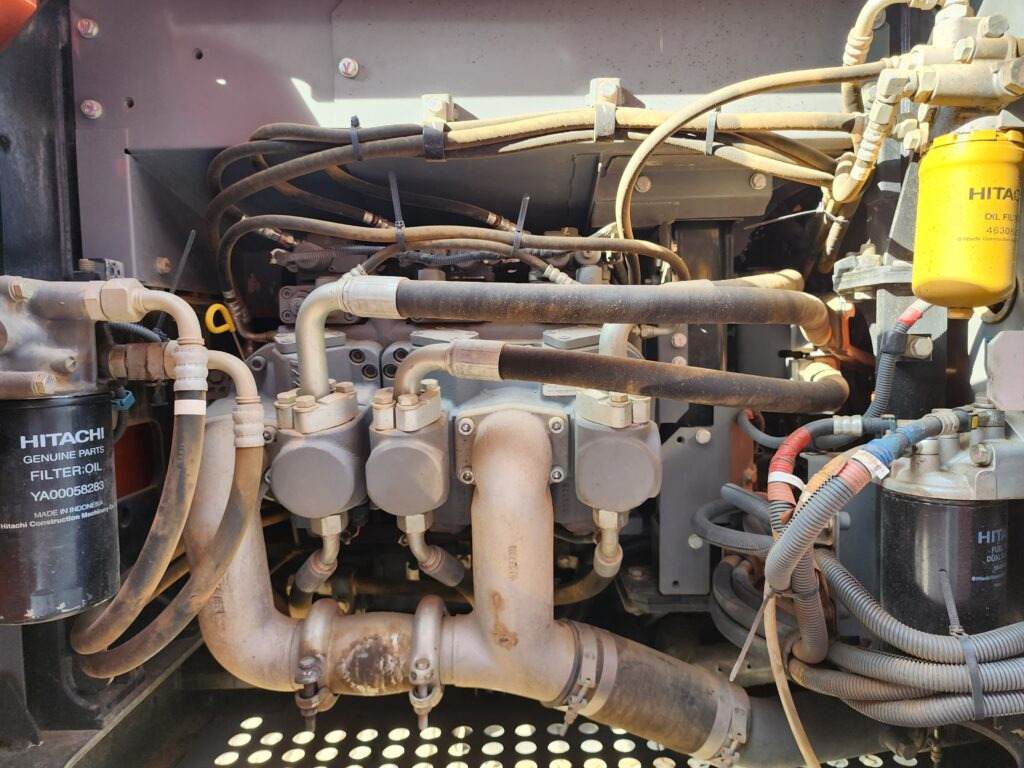 HITACHI ZX210LC-6 - حفار زاحف: صورة 5 HITACHI ZX210LC-6 - حفار زاحف: صورة 5