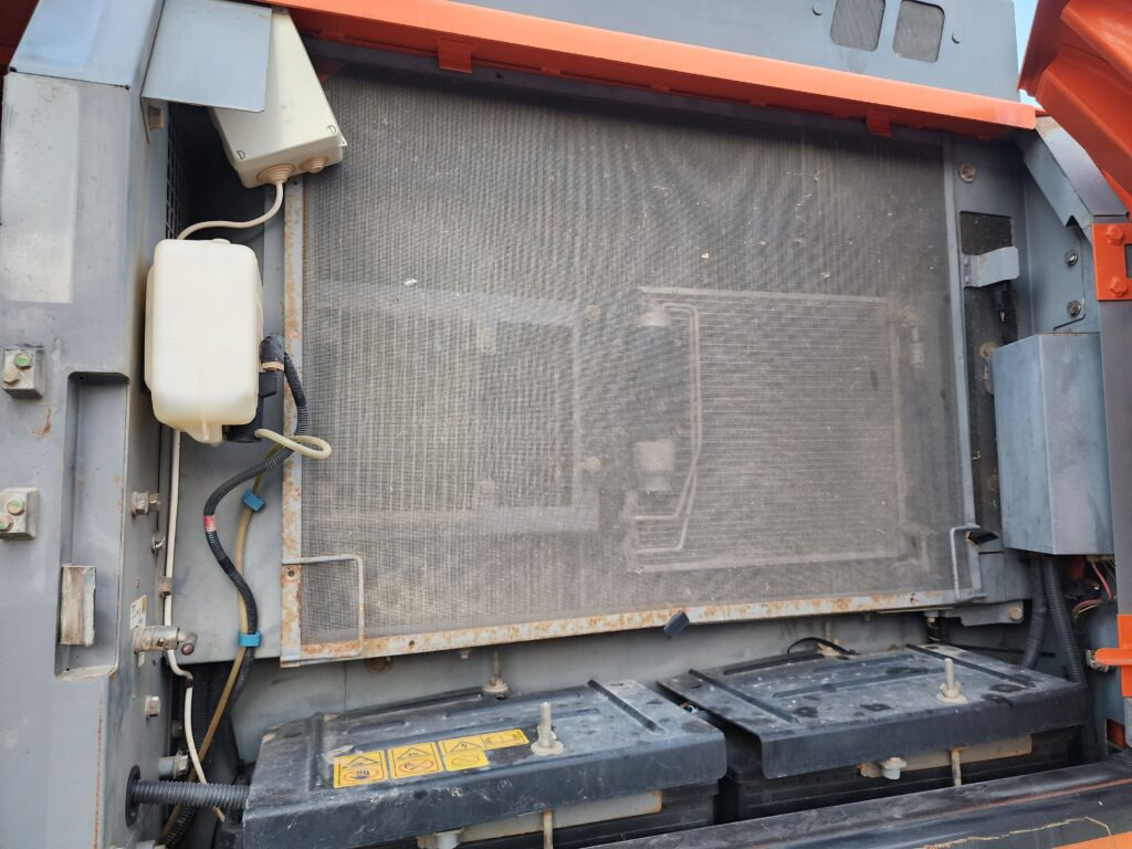 HITACHI ZX300LCN-6 - حفار زاحف: صورة 5 HITACHI ZX300LCN-6 - حفار زاحف: صورة 5