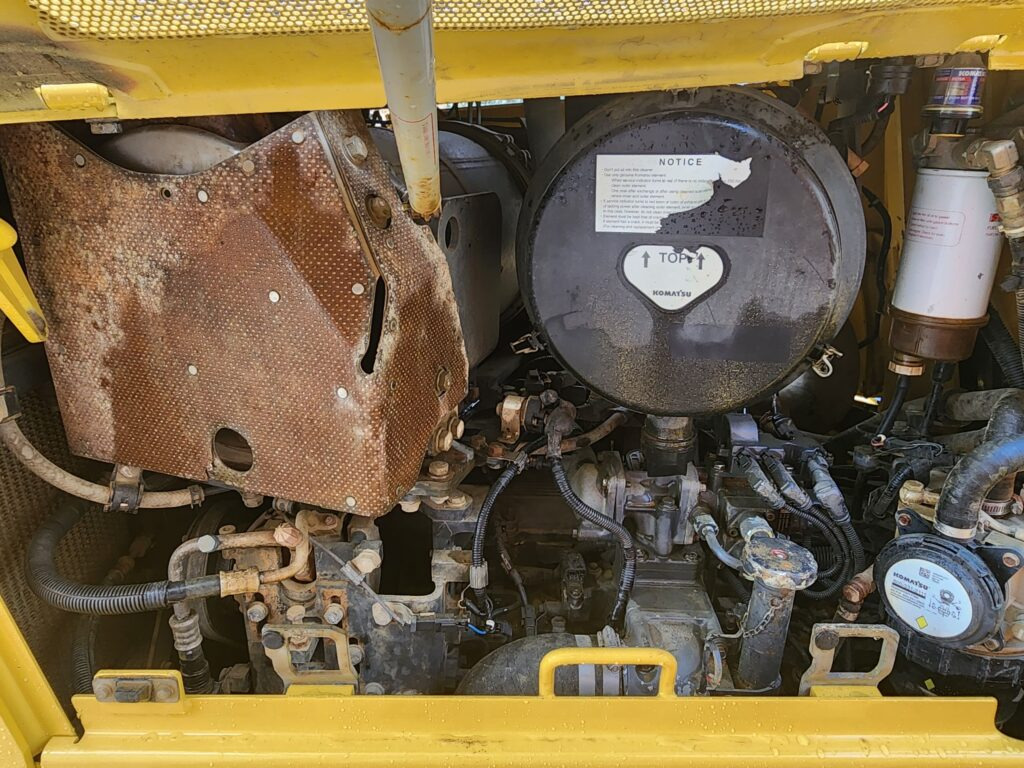 KOMATSU D65PX-17 - بلدوزر: صورة 4 KOMATSU D65PX-17 - بلدوزر: صورة 4