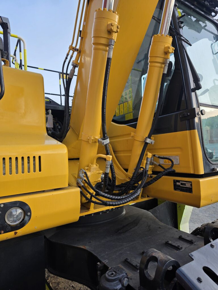 KOMATSU PW148-11 - حفار ذو عجلات: صورة 4 KOMATSU PW148-11 - حفار ذو عجلات: صورة 4