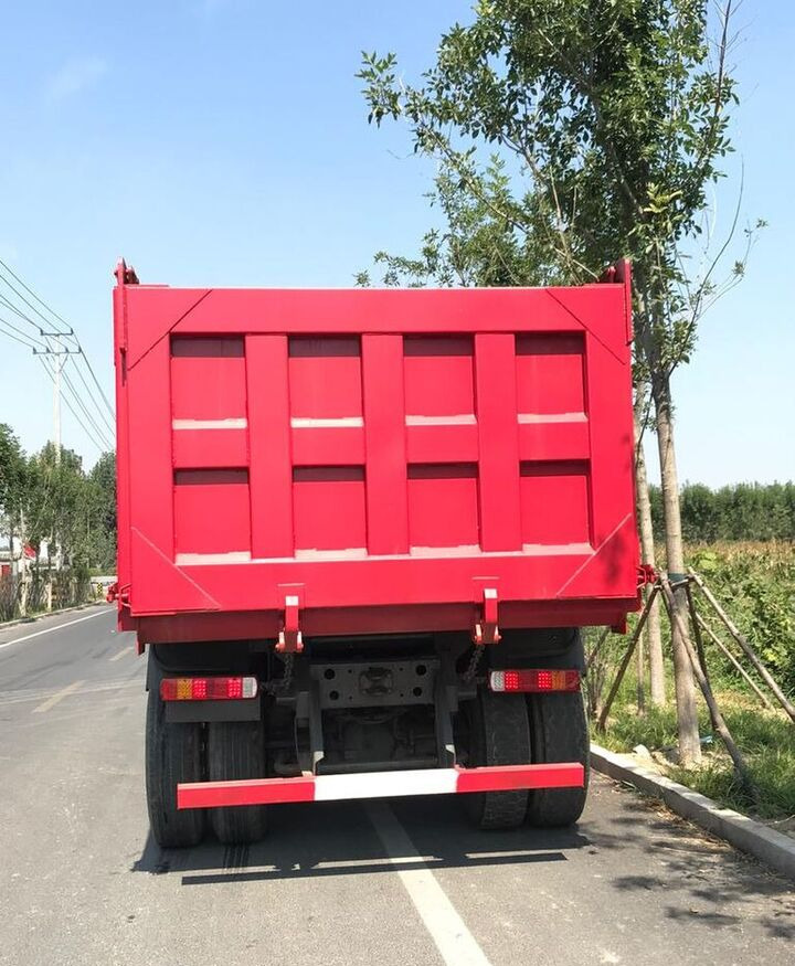 Howo Sinotruck - شاحنة قلاب: صورة 4 Howo Sinotruck - شاحنة قلاب: صورة 4