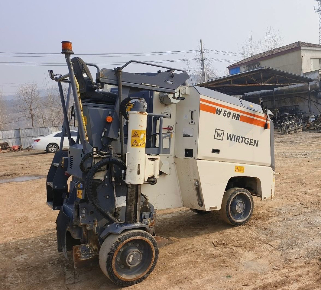 WIRTGEN W50HR miling machine - ماكينة الكشط على البارد: صورة 1 WIRTGEN W50HR miling machine - ماكينة الكشط على البارد: صورة 1