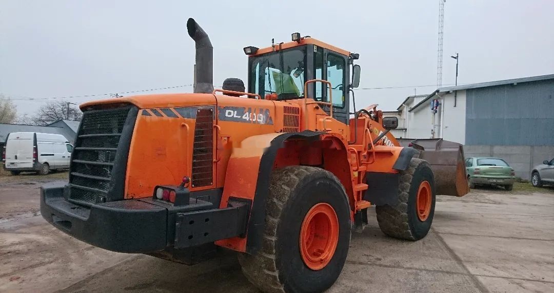 Doosan DL 400 - اللودر بعجل: صورة 1 Doosan DL 400 - اللودر بعجل: صورة 1