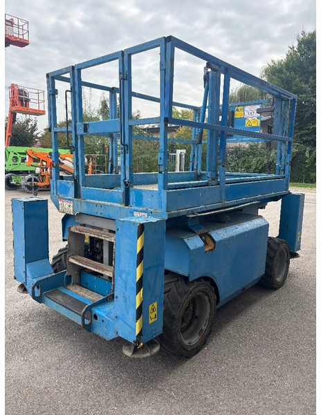 Genie GS 2668 RT 10m Diesel Scherenarbeitsbühne - مرفاع مقصي: صورة 4 Genie GS 2668 RT 10m Diesel Scherenarbeitsbühne - مرفاع مقصي: صورة 4