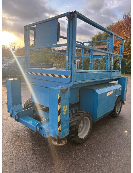 Genie GS 2668 RT 10m Diesel Scherenarbeitsbühne - مرفاع مقصي: صورة 4 Genie GS 2668 RT 10m Diesel Scherenarbeitsbühne - مرفاع مقصي: صورة 4