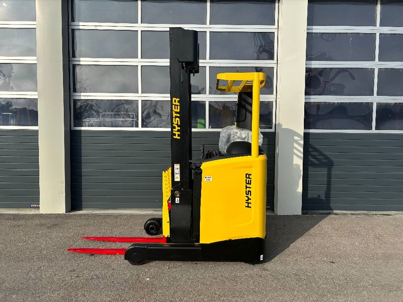 Hyster R 1.2 E Schubmaststapler, 1200kg - رافعة شوكية للوصول للأماكن الضيقة: صورة 2 Hyster R 1.2 E Schubmaststapler, 1200kg - رافعة شوكية للوصول للأماكن الضيقة: صورة 2