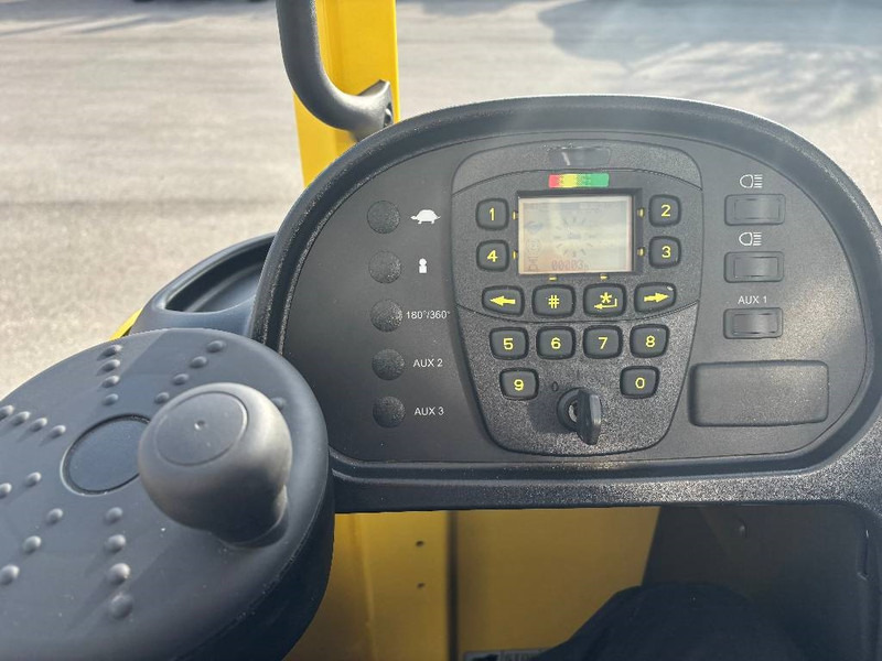 رافعة شوكية للوصول للأماكن الضيقة Hyster R 1.2 E Schubmaststapler, 1200kg: صورة 10