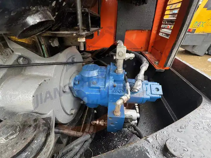 2023 wholesale ready for work low price made in Korea Doosan DH55 hydraulic excavator - حفّار: صورة 5 2023 wholesale ready for work low price made in Korea Doosan DH55 hydraulic excavator - حفّار: صورة 5