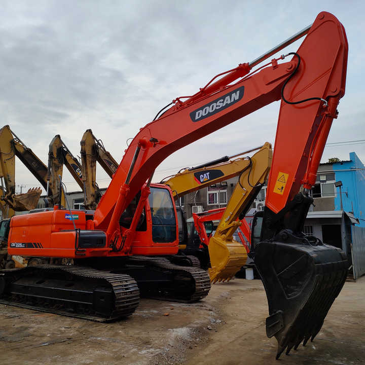 Best Selling DOOSAN excavator machine construction used machinery equipment dx225 DX60 DX70 DH60 DH220 used excavator low price - حفّار: صورة 1 Best Selling DOOSAN excavator machine construction used machinery equipment dx225 DX60 DX70 DH60 DH220 used excavator low price - حفّار: صورة 1