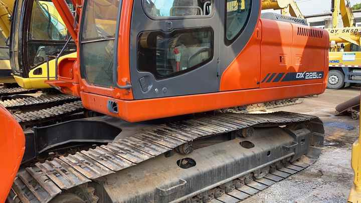 Best Selling DOOSAN excavator machine construction used machinery equipment dx225 DX60 DX70 DH60 DH220 used excavators in stock - حفّار: صورة 2 Best Selling DOOSAN excavator machine construction used machinery equipment dx225 DX60 DX70 DH60 DH220 used excavators in stock - حفّار: صورة 2