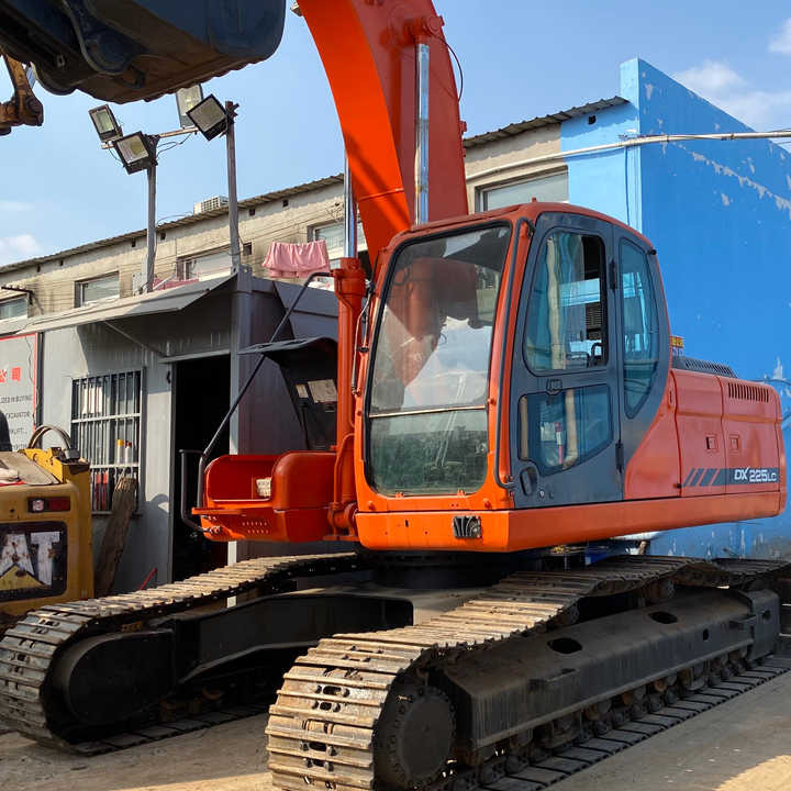 Best Selling DOOSAN excavator machine construction used machinery equipment dx225 DX60 DX70 DH60 DH220 used excavators in stock - حفّار: صورة 1 Best Selling DOOSAN excavator machine construction used machinery equipment dx225 DX60 DX70 DH60 DH220 used excavators in stock - حفّار: صورة 1