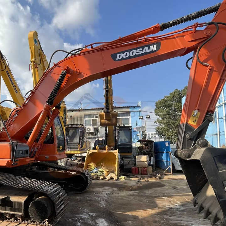 Best Selling DOOSAN excavator machine construction used machinery equipment dx225 DX60 DX70 DH60 DH220 used excavators in stock - حفّار: صورة 1 Best Selling DOOSAN excavator machine construction used machinery equipment dx225 DX60 DX70 DH60 DH220 used excavators in stock - حفّار: صورة 1