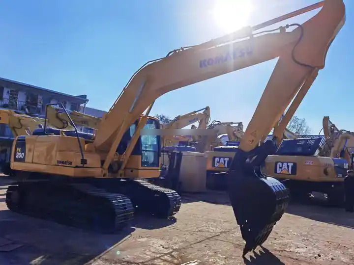 Construction PC200-8 Crawler Komatsu PC220-8 excavator used excavator - حفار زاحف: صورة 2 Construction PC200-8 Crawler Komatsu PC220-8 excavator used excavator - حفار زاحف: صورة 2