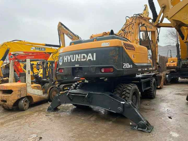 Excellent Used Hyundai Wheeled Machine 210w-9 Second Hand 21ton Hydraulic Excavators with good condition In Stock on Sale - حفار زاحف: صورة 2 Excellent Used Hyundai Wheeled Machine 210w-9 Second Hand 21ton Hydraulic Excavators with good condition In Stock on Sale - حفار زاحف: صورة 2