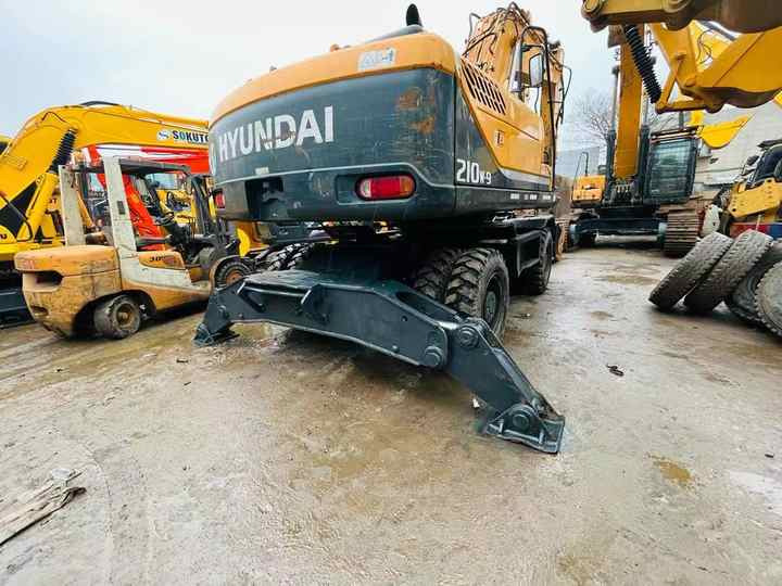 Excellent Used Hyundai Wheeled Machine 210w-9 Second Hand 21ton Hydraulic Excavators with good condition In Stock on Sale - حفار زاحف: صورة 3 Excellent Used Hyundai Wheeled Machine 210w-9 Second Hand 21ton Hydraulic Excavators with good condition In Stock on Sale - حفار زاحف: صورة 3