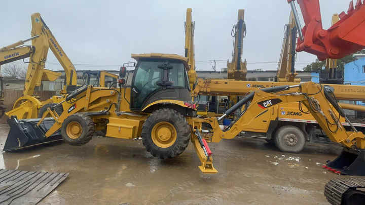 HT636 Mini Tractor with Front End Loader and Backhoe Efficient Cat 420F2 Backhoe Loader Weichai Engine New Condition - لودر ذو محراث خلفي/ باكهو: صورة 4 HT636 Mini Tractor with Front End Loader and Backhoe Efficient Cat 420F2 Backhoe Loader Weichai Engine New Condition - لودر ذو محراث خلفي/ باكهو: صورة 4