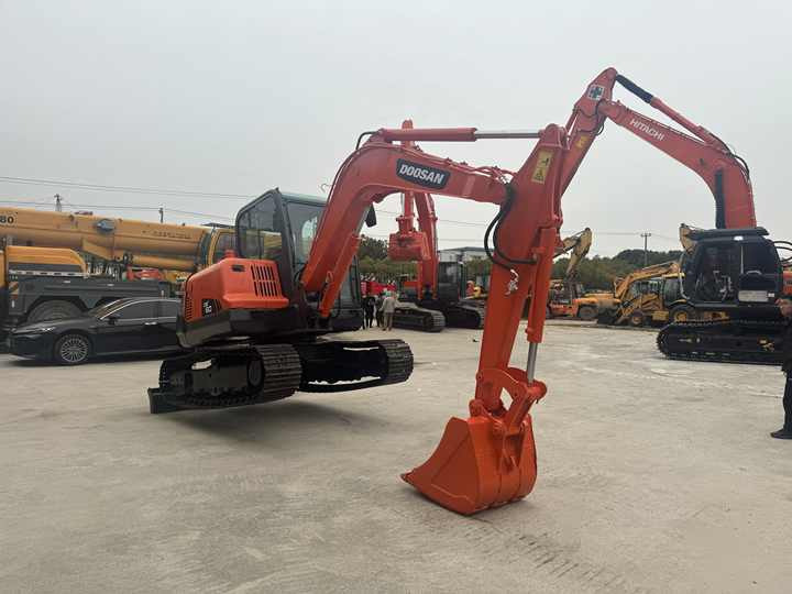 High Quality and Low Price Used Doosan Dx60 Dx75 Dx80 Crawler Excavator in Good Condition 6-ton Mini 6t Excavator for Sale - حفار زاحف: صورة 5 High Quality and Low Price Used Doosan Dx60 Dx75 Dx80 Crawler Excavator in Good Condition 6-ton Mini 6t Excavator for Sale - حفار زاحف: صورة 5