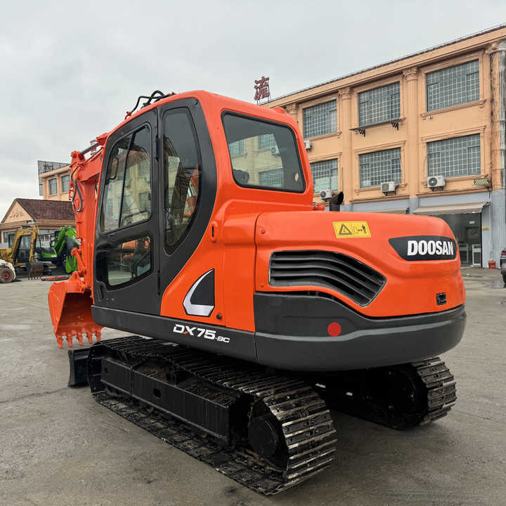 Hot Sale Used Doosan DX75-9C Excavator Doosan 7.5 Ton Crawler Digger Original Equipment - حفار زاحف: صورة 1 Hot Sale Used Doosan DX75-9C Excavator Doosan 7.5 Ton Crawler Digger Original Equipment - حفار زاحف: صورة 1