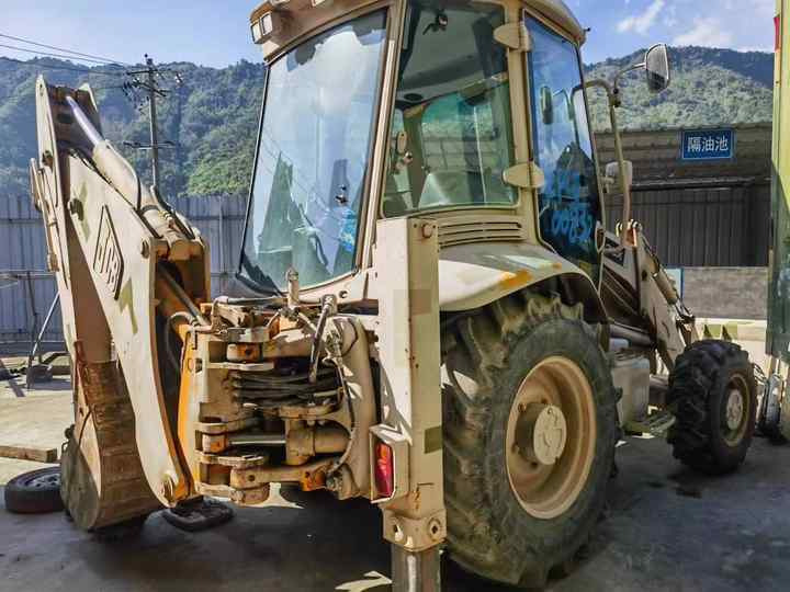 Hot sale Backhoe loader JCB 3CX 4*4 tlb loader UKmade, used cheap JCB 3CX retro loader and digger in good condition - لودر ذو محراث خلفي/ باكهو: صورة 2 Hot sale Backhoe loader JCB 3CX 4*4 tlb loader UKmade, used cheap JCB 3CX retro loader and digger in good condition - لودر ذو محراث خلفي/ باكهو: صورة 2