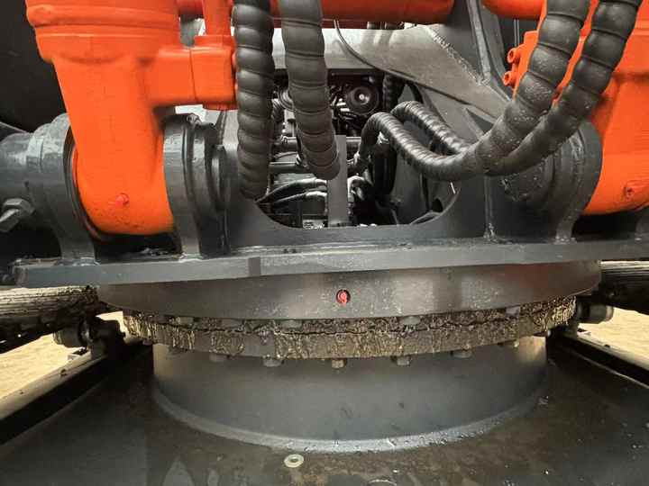 Hot sale Used Hitachi ZX200-3 digger 20ton Excavator second hand excavator - حفار زاحف: صورة 3 Hot sale Used Hitachi ZX200-3 digger 20ton Excavator second hand excavator - حفار زاحف: صورة 3