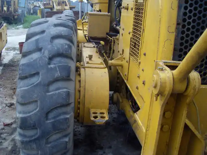 ماكينة تسوية Hot sale Used Tractor Cater CAT 140G Used Machine Motor Graders in good condition: صورة 6