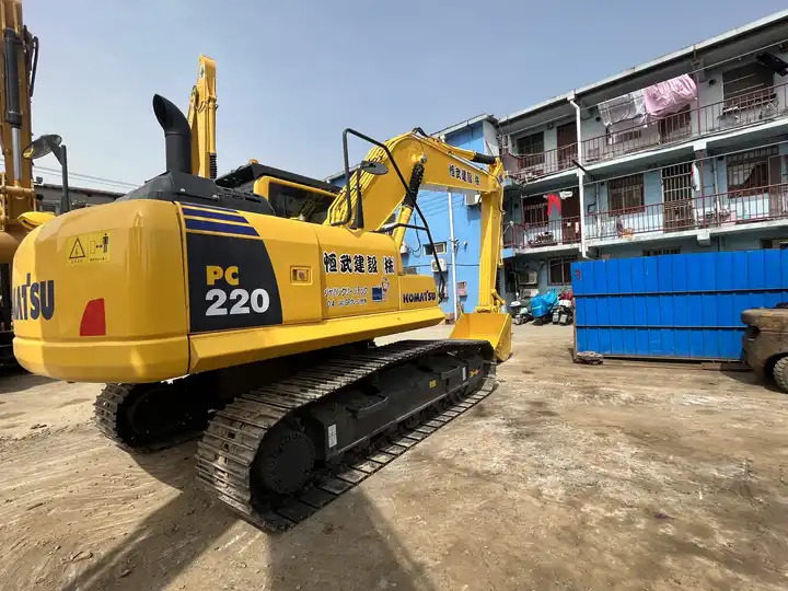 Hot sell japan origin used 20Ton komatsu Excavator PC 220-8/ pc 200-8 in stock for sale - حفار زاحف: صورة 4 Hot sell japan origin used 20Ton komatsu Excavator PC 220-8/ pc 200-8 in stock for sale - حفار زاحف: صورة 4