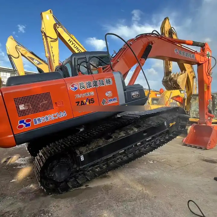In Good Condition 20ton zx200-3g Hitachi zx200-3 Original Japan Excavator Used Please Consult - حفار زاحف: صورة 1 In Good Condition 20ton zx200-3g Hitachi zx200-3 Original Japan Excavator Used Please Consult - حفار زاحف: صورة 1