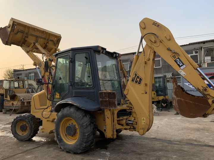 JCB 3cX backhoe loader manufactured in 2022 with telescopic boom JCB3CX JCB4CX JCB 3DX - لودر ذو محراث خلفي/ باكهو: صورة 5 JCB 3cX backhoe loader manufactured in 2022 with telescopic boom JCB3CX JCB4CX JCB 3DX - لودر ذو محراث خلفي/ باكهو: صورة 5