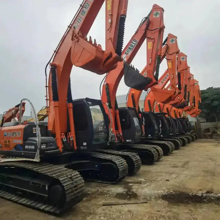 Japan Made Used Excavator Hitachi Ex200-1,Ex200 With Good Condition And Best Price Excavator Machine in Shanghai - حفار زاحف: صورة 1 Japan Made Used Excavator Hitachi Ex200-1,Ex200 With Good Condition And Best Price Excavator Machine in Shanghai - حفار زاحف: صورة 1