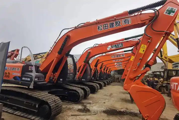Japan Made Used Excavator Hitachi Ex200-1,Ex200 With Good Condition And Best Price Excavator Machine in Shanghai - حفار زاحف: صورة 2 Japan Made Used Excavator Hitachi Ex200-1,Ex200 With Good Condition And Best Price Excavator Machine in Shanghai - حفار زاحف: صورة 2
