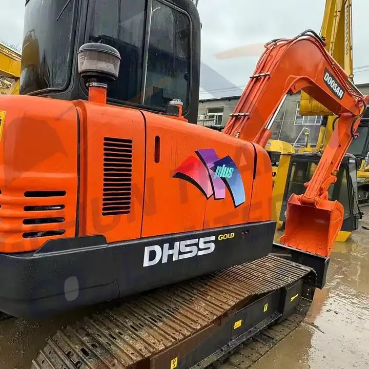 Mini 5ton Used Excavator Doosan DH55 with nice condition Korea low working hour multifunction crawler excavator Doosan DH55 - حفّار: صورة 2 Mini 5ton Used Excavator Doosan DH55 with nice condition Korea low working hour multifunction crawler excavator Doosan DH55 - حفّار: صورة 2