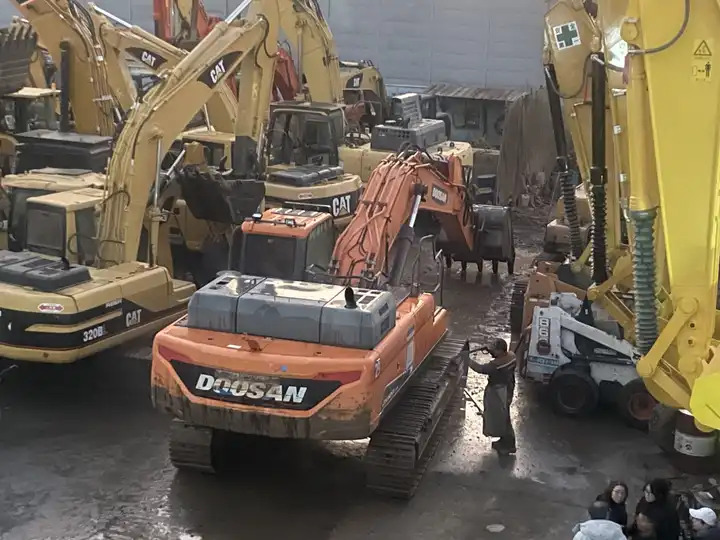 Original Doosan Dx420 Used Excavator/few Working Hours Used 420 Doosan Excavator Dx420 In Stock - حفار زاحف: صورة 5 Original Doosan Dx420 Used Excavator/few Working Hours Used 420 Doosan Excavator Dx420 In Stock - حفار زاحف: صورة 5