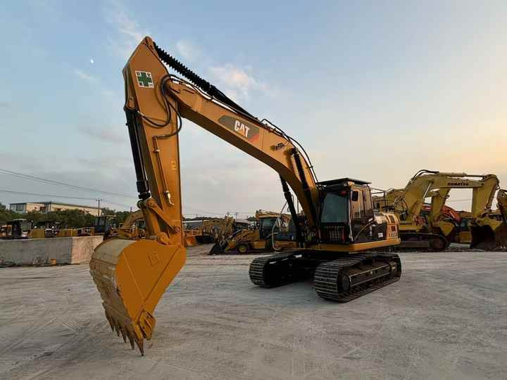 Original Japan Cat Excavadora Caterpillar 330D2L Excavator Digger Cat 330d Heavy Machinery for Construction - حفّار: صورة 4 Original Japan Cat Excavadora Caterpillar 330D2L Excavator Digger Cat 330d Heavy Machinery for Construction - حفّار: صورة 4