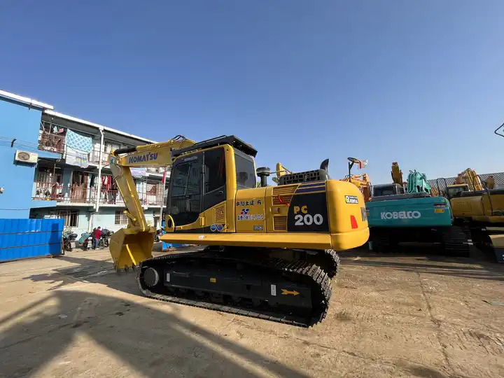 Original Japan Komatsu PC200 used excavator for sale/second hand komatsu excavator PC200-8 PC220-8 - حفار زاحف: صورة 4 Original Japan Komatsu PC200 used excavator for sale/second hand komatsu excavator PC200-8 PC220-8 - حفار زاحف: صورة 4