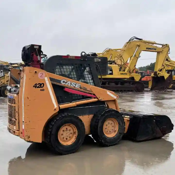 شيول صغير Original Second hand CASE skid steer loader 420 for sale compact skid steers loaders 440 430 420 in stock: صورة 6 شيول صغير Original Second hand CASE skid steer loader 420 for sale compact skid steers loaders 440 430 420 in stock: صورة 6