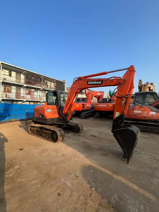 Original Top Sale High Performance Slightly Used Doosan Dx60 Tracked Excavator For Landscaping In Shanghai - حفار زاحف: صورة 5 Original Top Sale High Performance Slightly Used Doosan Dx60 Tracked Excavator For Landscaping In Shanghai - حفار زاحف: صورة 5