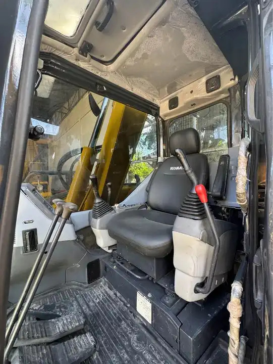 Second-Hand Used Komatsu PC 78 with Good Condition in Shanghai - حفّار: صورة 4 Second-Hand Used Komatsu PC 78 with Good Condition in Shanghai - حفّار: صورة 4