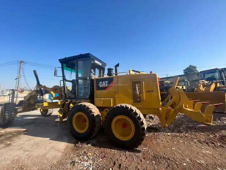 Second hand Caterpillar motor Grader CAT 140K for sale, used CAT 140G 140H 140K in good condition - ماكينة تسوية: صورة 5 Second hand Caterpillar motor Grader CAT 140K for sale, used CAT 140G 140H 140K in good condition - ماكينة تسوية: صورة 5