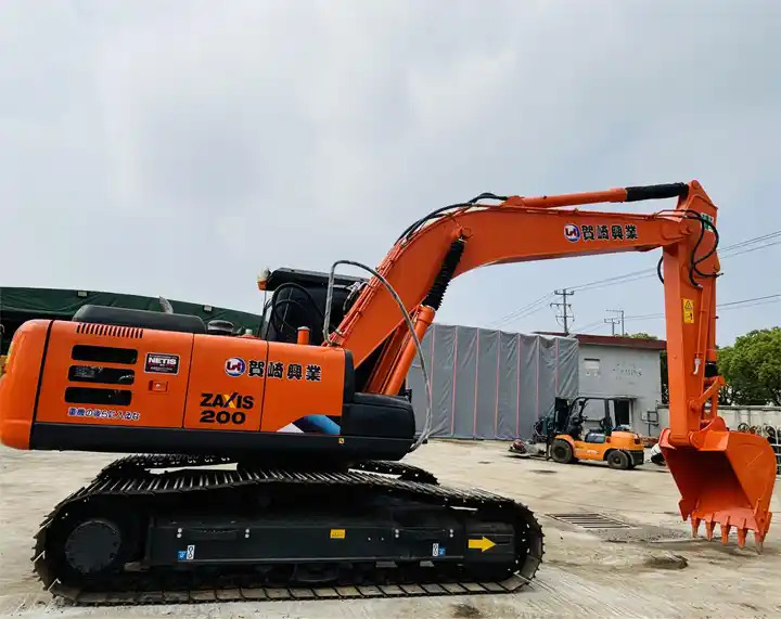 Slightly Used 20 Ton Tracked Excavator Hitachi Zx200-3 With Isuzu Ai-4hk1x Diesel Engine In Shanghai - حفار زاحف: صورة 2 Slightly Used 20 Ton Tracked Excavator Hitachi Zx200-3 With Isuzu Ai-4hk1x Diesel Engine In Shanghai - حفار زاحف: صورة 2