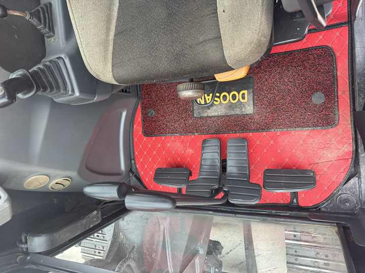 Top Grade in Stock Doosan DX60 Used 6 Ton Hydraulic Crawler Excavator Digger High Quality Factory Price Used 6 Ton - حفار زاحف: صورة 4 Top Grade in Stock Doosan DX60 Used 6 Ton Hydraulic Crawler Excavator Digger High Quality Factory Price Used 6 Ton - حفار زاحف: صورة 4