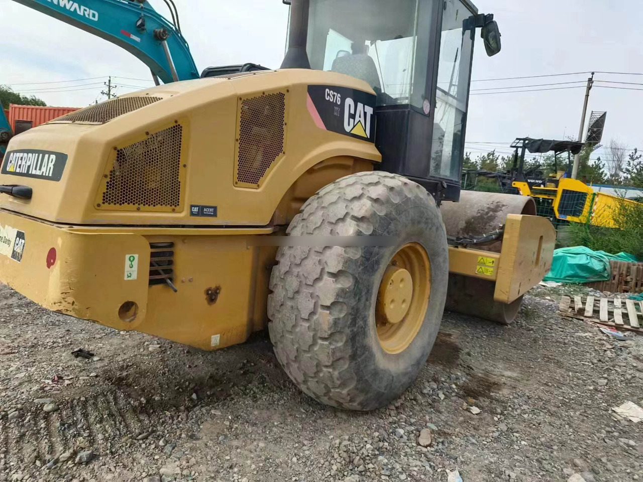 Used CAT CS76XT for sale Second hand caterpillar roller in good condition high brand quality, affordable and in stock - ضاغطة التربة: صورة 3 Used CAT CS76XT for sale Second hand caterpillar roller in good condition high brand quality, affordable and in stock - ضاغطة التربة: صورة 3