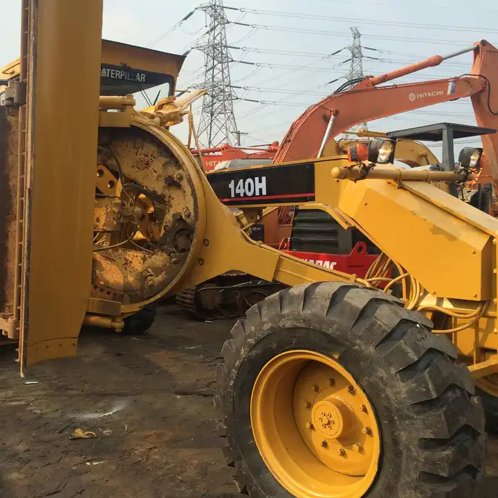 Used Cat 140H motor grader with good condition,USED heavy equipment used motor grader CAT 140H grader - ماكينة تسوية: صورة 3 Used Cat 140H motor grader with good condition,USED heavy equipment used motor grader CAT 140H grader - ماكينة تسوية: صورة 3