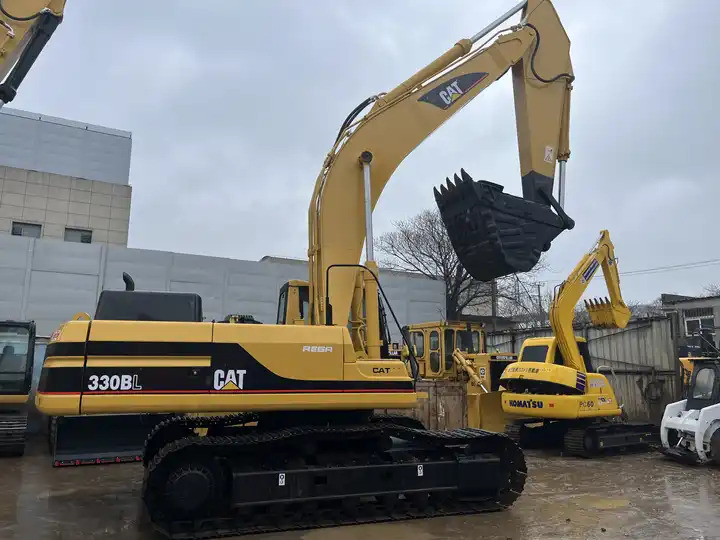 Used Caterpillar CAT 330BL excavator Japan Used CAT330BL 330CL Second Hand hydraulic crawler excavator in stock - حفار زاحف: صورة 1 Used Caterpillar CAT 330BL excavator Japan Used CAT330BL 330CL Second Hand hydraulic crawler excavator in stock - حفار زاحف: صورة 1