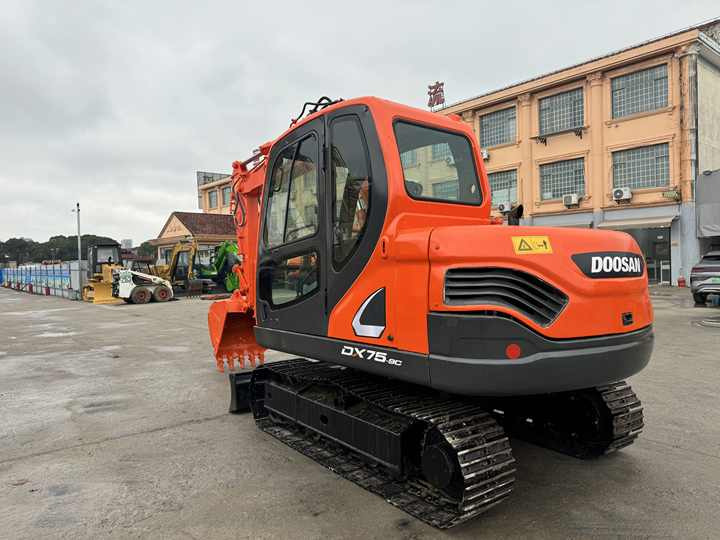 Used Excavator Doosan DX75-9C Second-hand Excavator Digger DX75-9C Compact Shovel Crawler Doosan 75 Excavator Doosan Dx75-9C - حفار زاحف: صورة 4 Used Excavator Doosan DX75-9C Second-hand Excavator Digger DX75-9C Compact Shovel Crawler Doosan 75 Excavator Doosan Dx75-9C - حفار زاحف: صورة 4