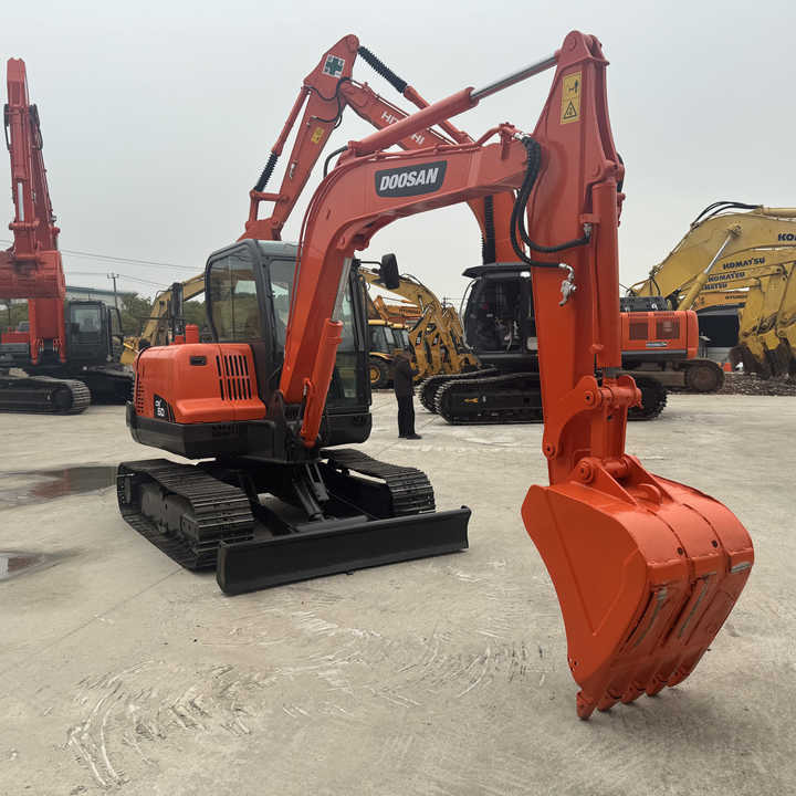 Used Excavator Doosan Dx60 Dx80 Dx75 Excavators Machinery Doosan Dx60 Dx80 Dx75 Dx225 Good Condition Low Price - حفار زاحف: صورة 1 Used Excavator Doosan Dx60 Dx80 Dx75 Excavators Machinery Doosan Dx60 Dx80 Dx75 Dx225 Good Condition Low Price - حفار زاحف: صورة 1